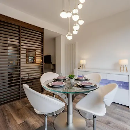 - Vue Sur Le Chateau Climatisation * Annecy